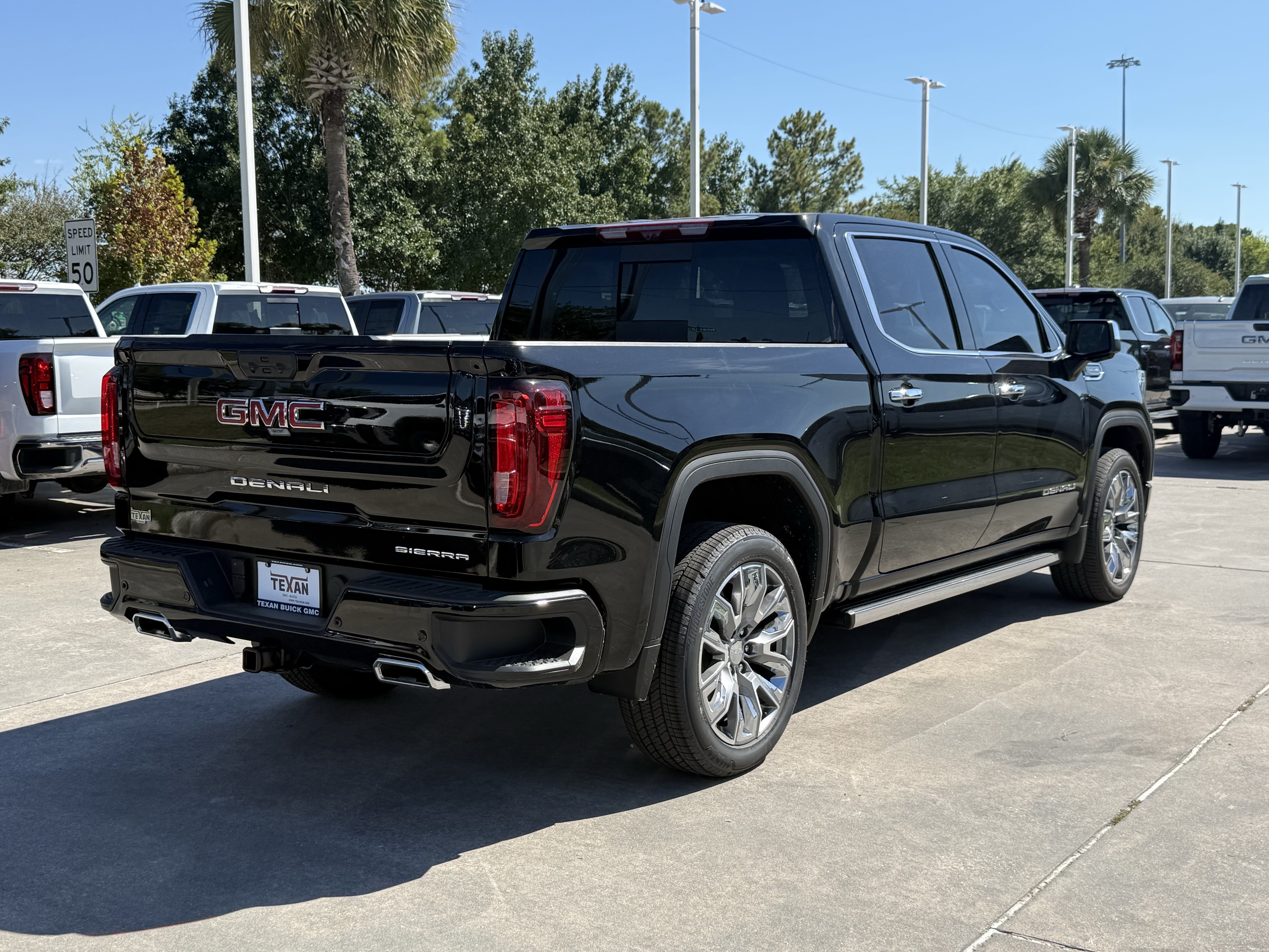 Used 2026 GMC Sierra 1500 Denali w/ Denali Reserve Package AWD/4WD image 5