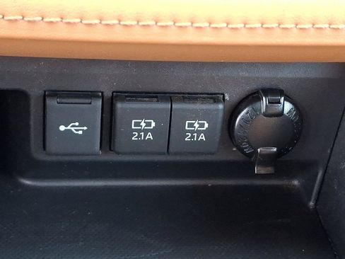 Used 2021 Toyota Highlander Platinum FWD image 26
