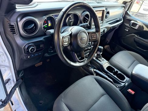 Used 2023 Jeep Wrangler Unlimited w/ Cold Weather Group image 10