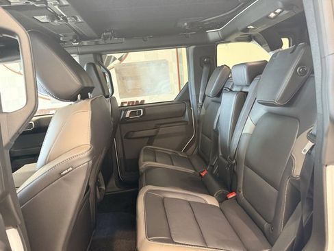 New 2025 Ford Bronco Outer Banks w/ Sasquatch Package image 18