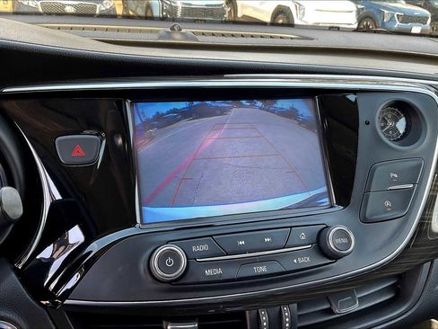 Used 2020 Buick Envision Essence image 25