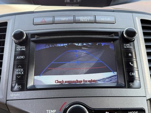 Used 2013 Toyota Venza XLE image 28