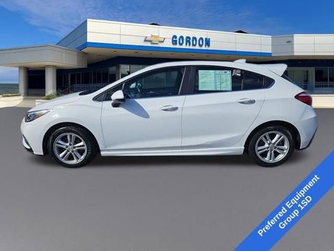 Used 2017 Chevrolet Cruze LT w/ Convenience Package image 2