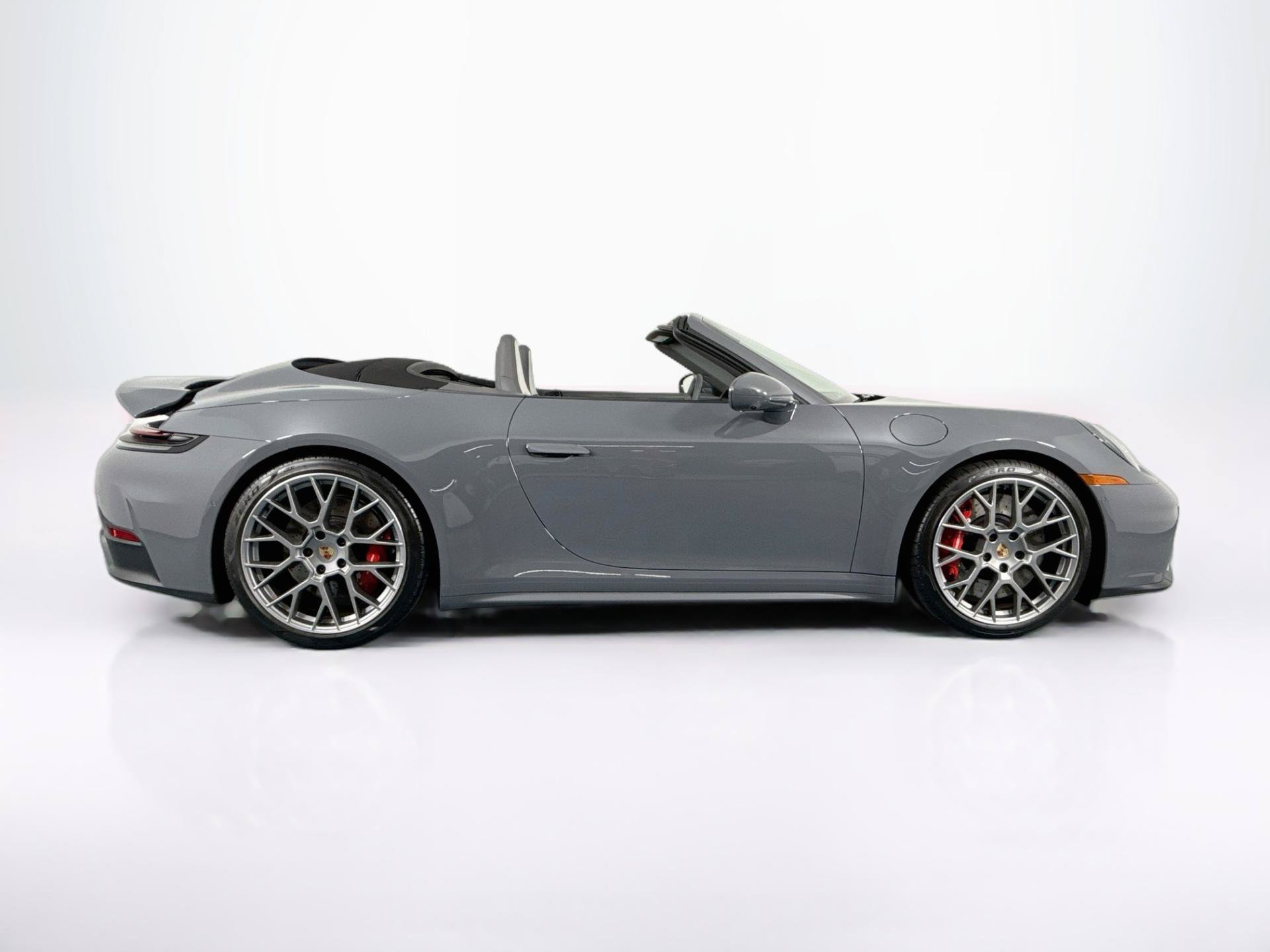 Used 2025 Porsche 911 Carrera S RWD image 4