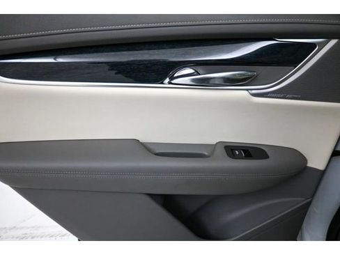 Used 2022 Cadillac XT6 Premium Luxury w/ Technology Package image 21