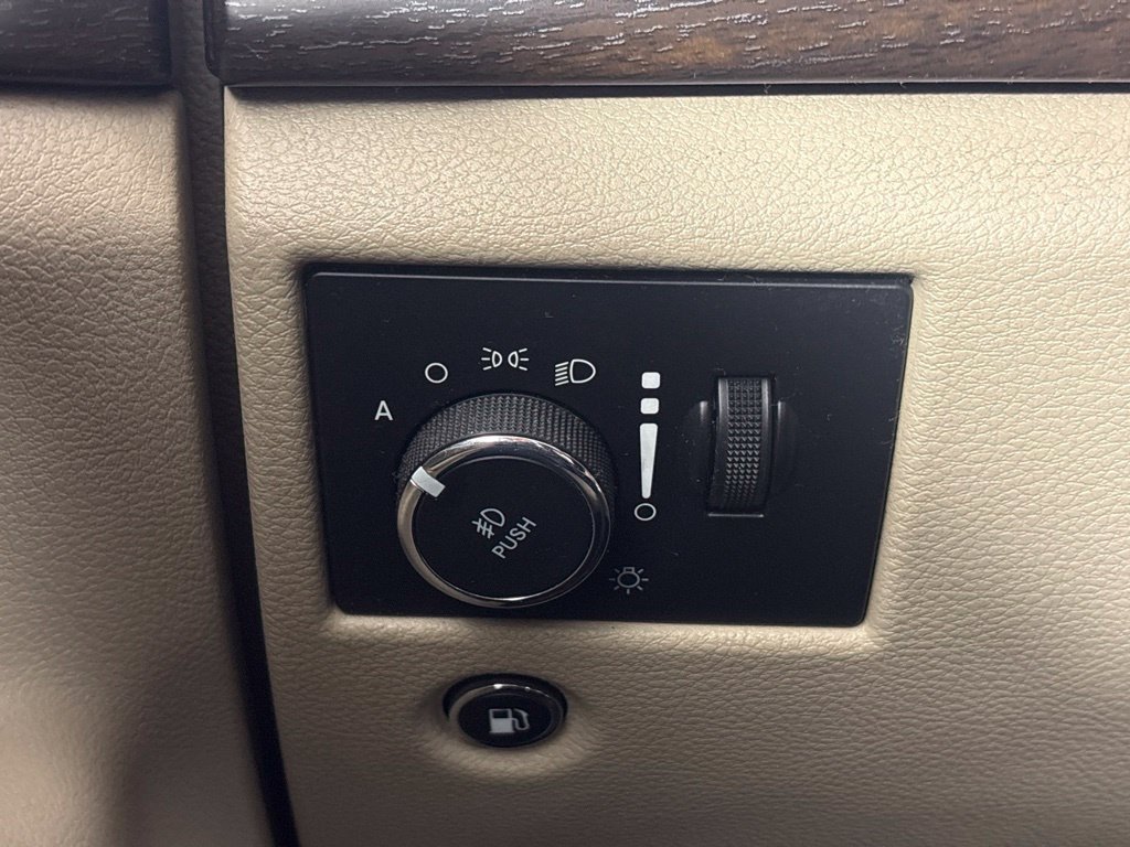 Used 2018 Jeep Grand Cherokee Laredo AWD/4WD image 29