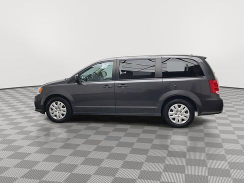 Used 2020 Dodge Grand Caravan SE w/ UConnect Hands-Free Group FWD image 27