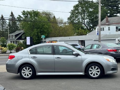 Used 2011 Subaru Legacy 2.5i Premium AWD/4WD image 8