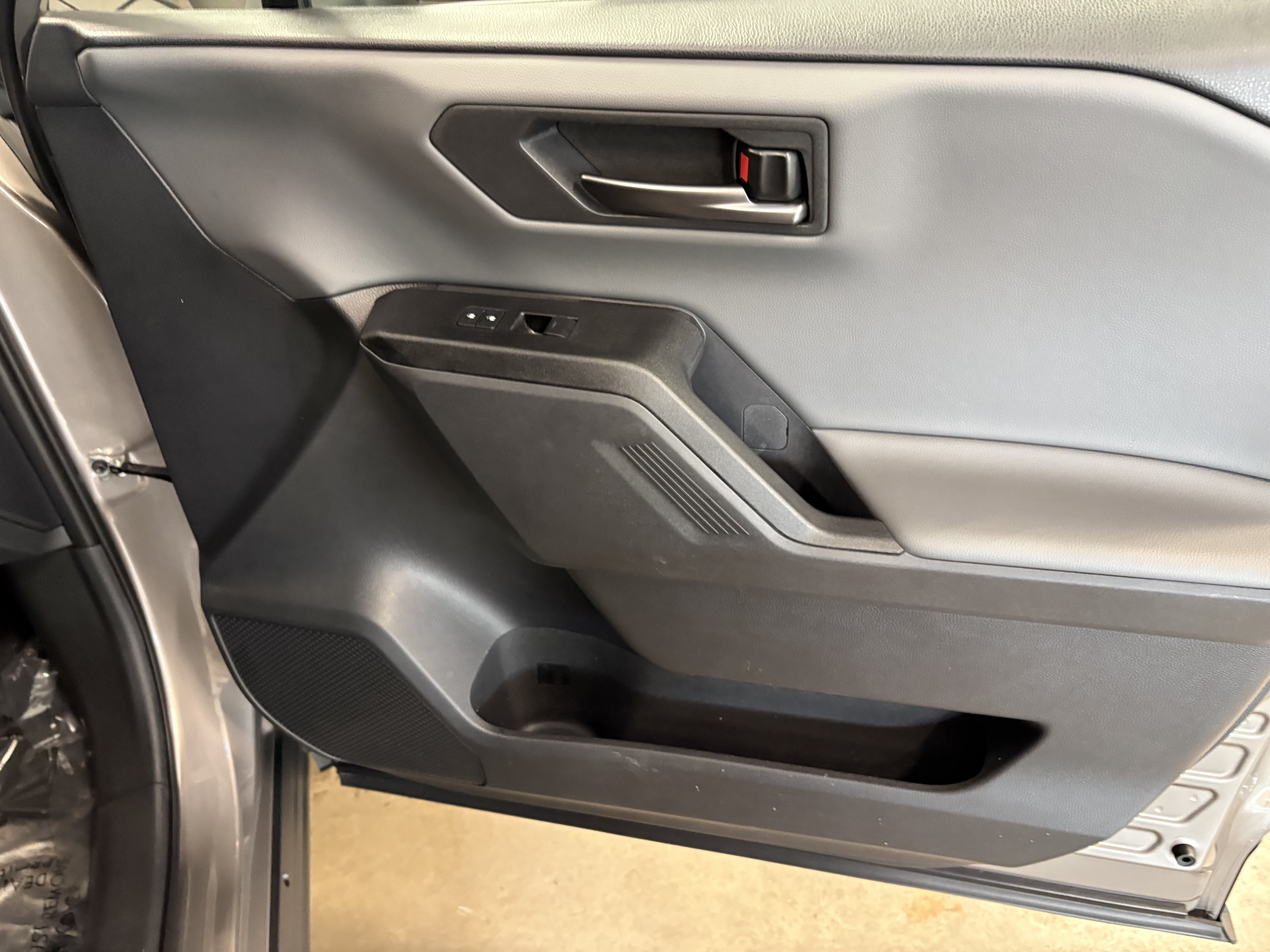 Used 2026 Toyota RAV4 XLE Premium FWD image 36