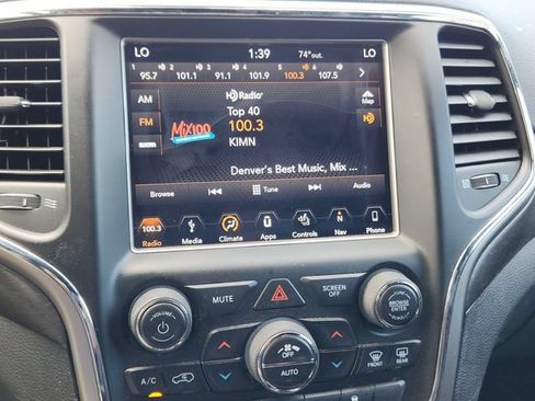 Used 2018 Jeep Grand Cherokee Altitude AWD/4WD image 17