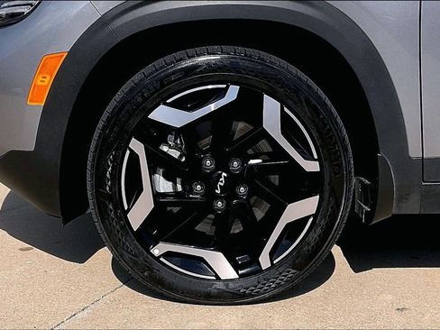 Used 2024 Kia Seltos SX AWD/4WD image 9