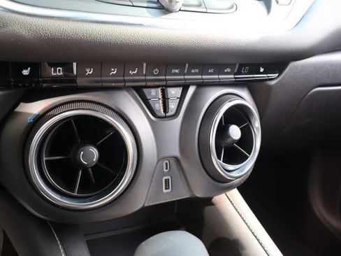 Used 2025 Chevrolet Blazer LT AWD/4WD image 22