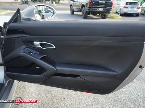 Used 2018 Porsche 718 Boxster S RWD image 24