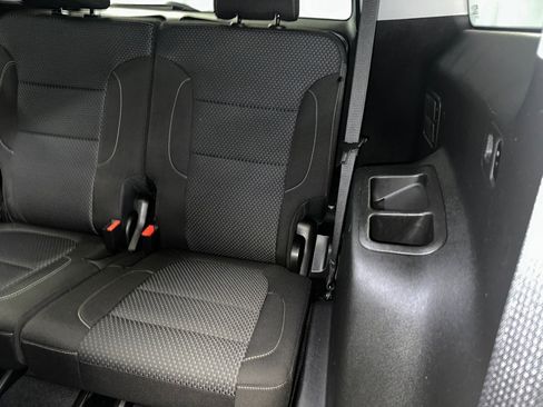 Certified 2023 GMC Acadia SLE w/ Driver Convenience Package image 22