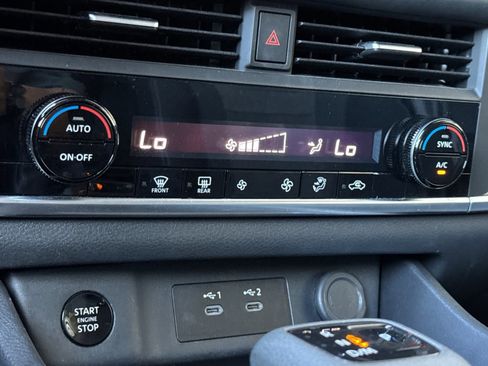 Used 2025 Nissan Rogue SV FWD image 23