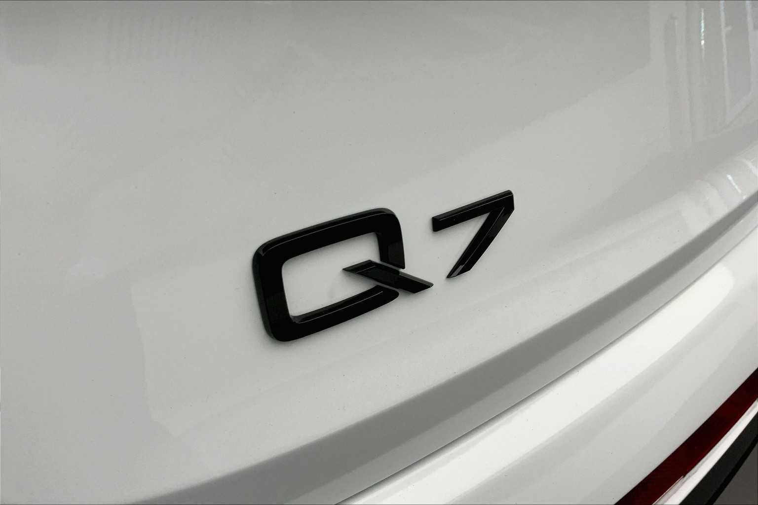 Used 2024 Audi Q7 3.0T Prestige AWD/4WD image 32