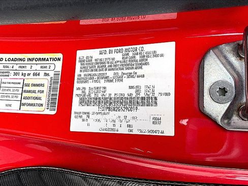 Used 2016 Ford Mustang Convertible RWD image 25