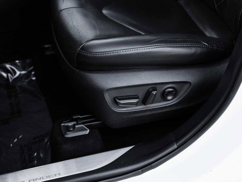 Used 2021 Toyota Highlander Platinum image 35