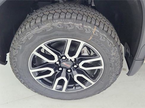 New 2026 GMC Sierra 1500 AT4 w/ AT4 Premium Package AWD/4WD image 37