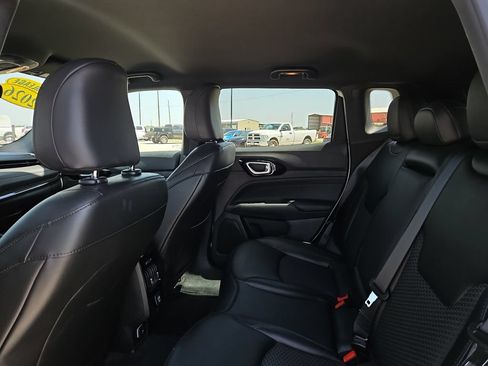 Used 2026 Jeep Compass Latitude AWD/4WD image 18