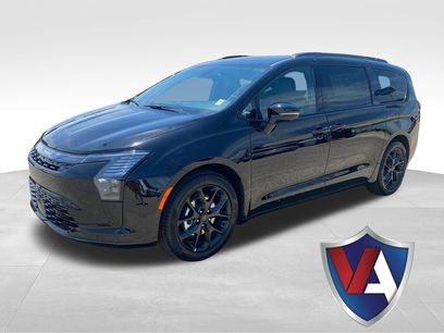 New 2027 Chrysler Pacifica Limited w/ S Appearance Package