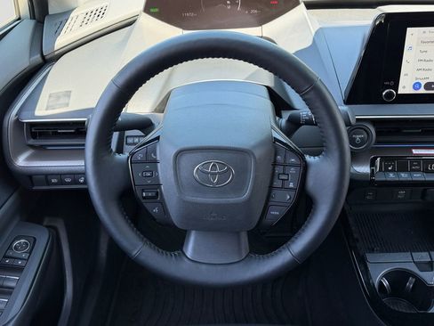 Used 2023 Toyota Prius XLE FWD image 17