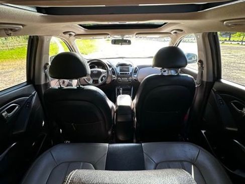 Used 2010 Hyundai Tucson Limited w/ Premium Pkg 4 AWD/4WD image 25
