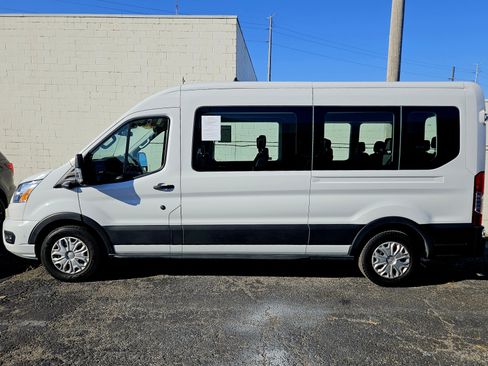 Used 2022 Ford Transit 350 XLT image 4