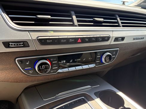 Used 2019 Audi Q7 3.0T Prestige AWD/4WD image 27
