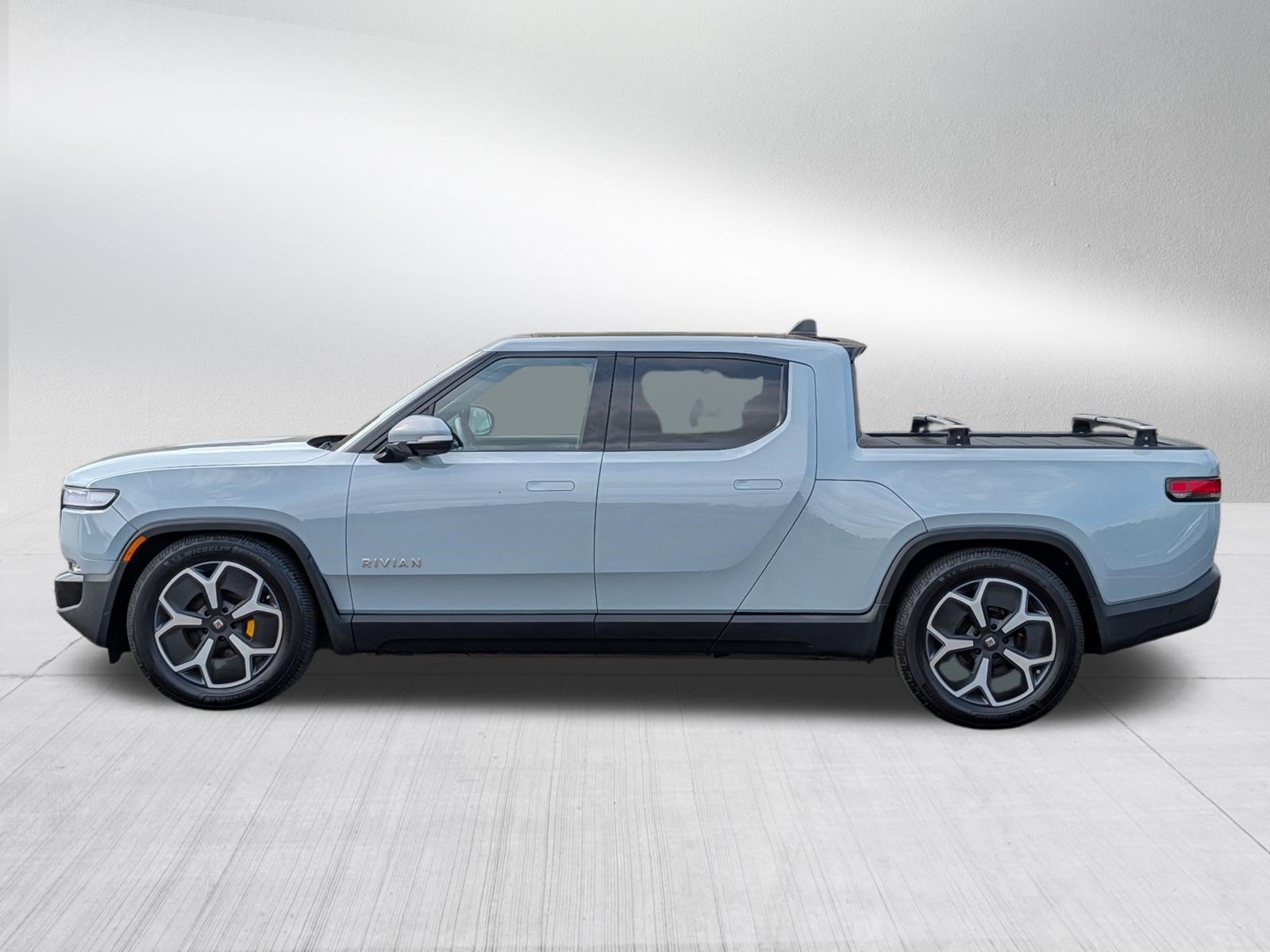 Used 2022 Rivian R1T Adventure AWD/4WD image 4