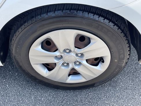 Used 2016 Kia Forte LX FWD image 15