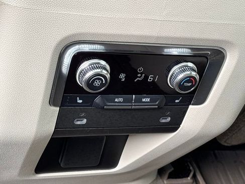 Used 2021 GMC Yukon Denali w/ Denali Premium Package AWD/4WD image 23