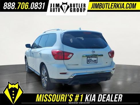 Used 2019 Nissan Pathfinder SL FWD image 4