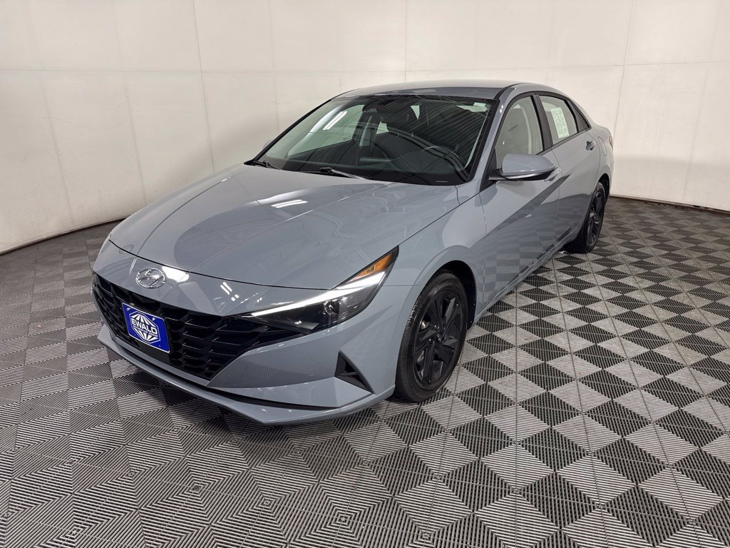 Used 2022 Hyundai Elantra SEL w/ Convenience Package FWD image 5