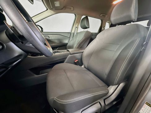 Used 2024 Nissan Rogue S FWD image 13