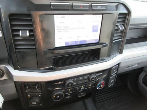 Used 2024 Ford F250 XL w/ Snow Plow Prep Package AWD/4WD image 21