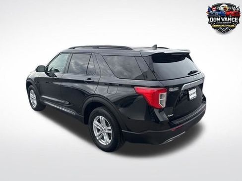 Used 2023 Ford Explorer XLT w/ Equipment Group 202A AWD/4WD image 3