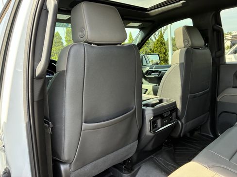 Used 2023 Chevrolet Silverado 1500 ZR2 image 17