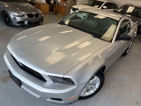 Used 2011 Ford Mustang V6 w/ 101A Rapid Spec Order Code image 5