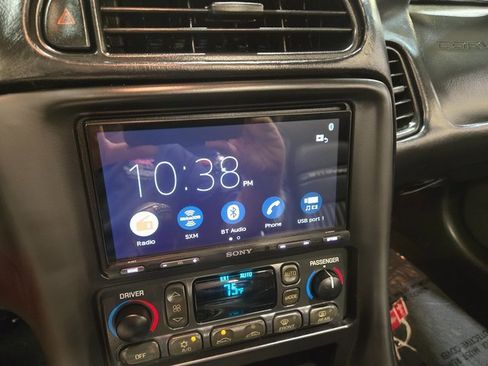 Used 1999 Chevrolet Corvette Convertible w/ Memory Pkg image 18