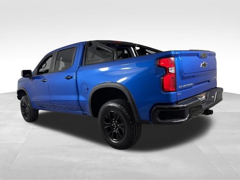 Used 2023 Chevrolet Silverado 1500 ZR2 w/ Technology Package AWD/4WD image 9