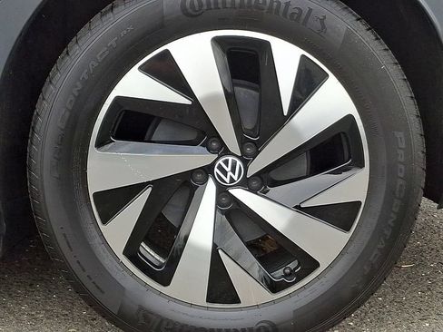 Used 2025 Volkswagen ID.4 Pro RWD image 8
