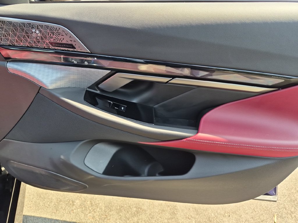 Certified 2026 BMW i5 M60 w/ M Sport Package RWD image 19