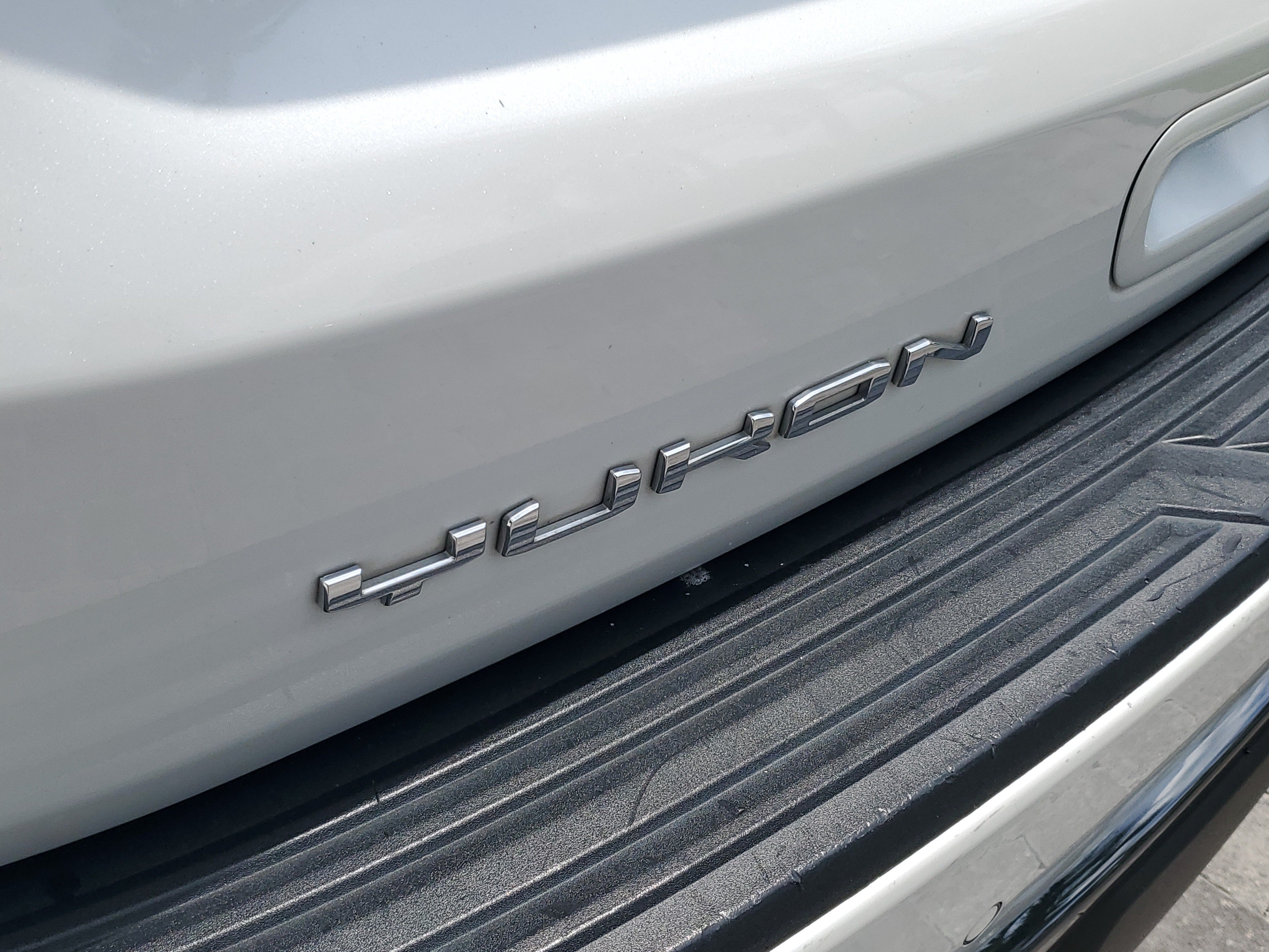 Used 2023 GMC Yukon Denali Ultimate AWD/4WD image 8