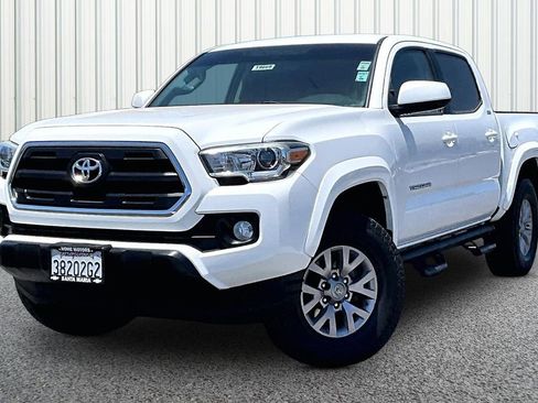Used 2017 Toyota Tacoma SR5 w/ Tow Package RWD image 34