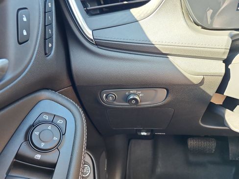 Certified 2025 Buick Encore GX Avenir w/ Avenir Technology Package image 21