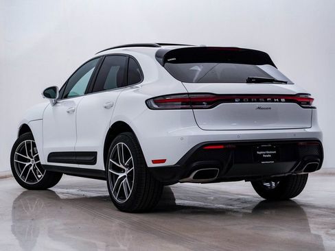 Certified 2025 Porsche Macan image 3