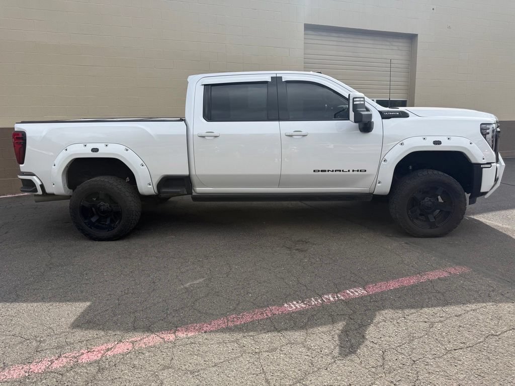 Used 2024 GMC Sierra 3500 Denali Ultimate AWD/4WD image 3
