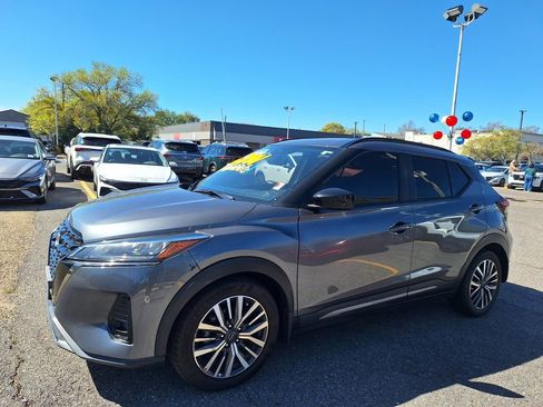 Used 2024 Nissan Kicks SR w/ SR Premium Package image 9