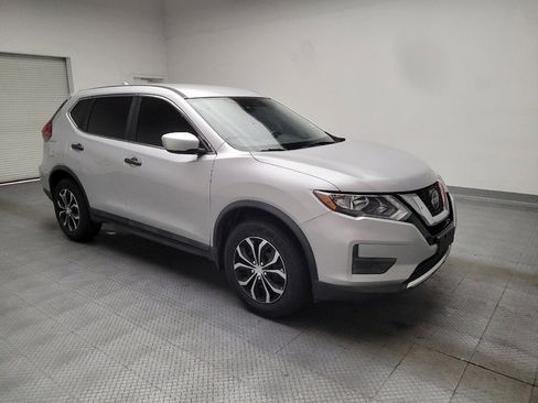Used 2020 Nissan Rogue S FWD image 11